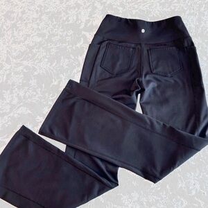 Women's Athletic Yoga Leggings with Flare Legs Back & Side Pockets NWOT
